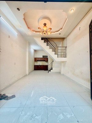 nhà 2 tầng nguyên căn - hẻm 1/ huỳnh tấn phát,q7 - shr