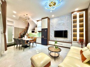 bán nhà 4 tầng gần công viên gia định phú nhuận nhĩnh 7 tỷ