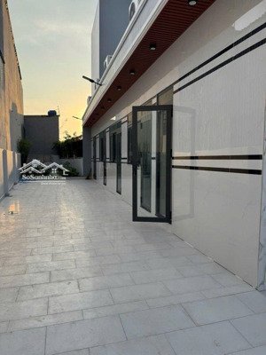 nhà sân vườn - xe hơi đậu trong nhà 113m2 thực tế 160m2 chỉ 6tỷ9 - shr - hoàn công đủ