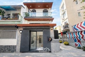 nhà bình thạnh đẹp full nội thất, hẻm oto phan văn trị gần sthị emart, 4.6x7, 3 tầng, 6.9tỷ, tl tốt