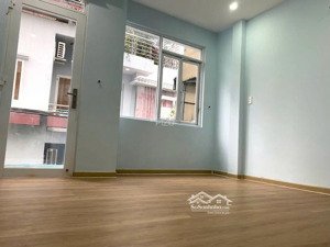 chỉ 9,8 tỷ sở hữu ngay mt khu phan đình phùng, pn nhà 3 tầng, dt 4x11m, giảm sốc 1 tỷ còn 9,8 tỷ tl