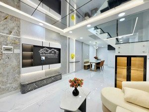 nhà mới, ở ngay! cách mt chỉ 1 căn, nhà 5 tầng full nội thất, sd 115m2 hoàng văn thụ chỉ 8,48 tỷ tl