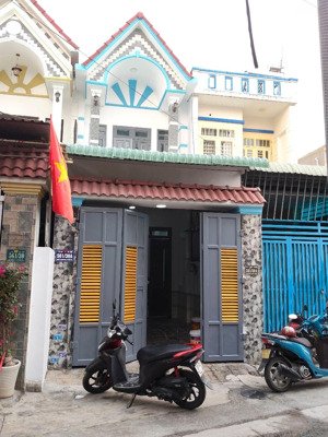 nhà phố sổ riêng lầu trệt sát đường nguyễn thị minh khai, phường dĩ an, tp hcm