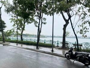 Mặt phố Nhật Chiêu 110m2, 6T thang máy, 2 mặt tiền 6.7m view Hồ Tây kinh doanh