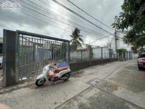 Cho Thuê 2000m2 đất có sẵn 300m2 nhà Kho Ngay Trung Tâm Ninh Kiều