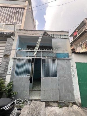 bán nhà tỉnh lộ 10-48m2-nhà củ tiện xây mới -giáp tên lửa-hxh-chỉ 4 tỷ