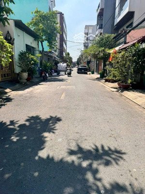 bán nhà: đường bình tiên. phan văn khỏe. hậu giang. phường 2 quận 6. dt. 3.5 x 14 giá 6.2 tỷ