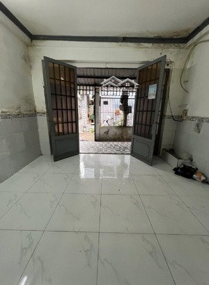 bán nhà nguyễn thị thập q7- ngang 4m dài 10m - 2 tầng 2 phòng ngủ - chỉ hơn 6 tỷ