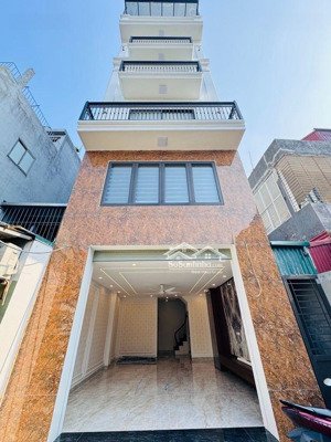 phúc lợi long biên, dt 54m2 x 6 tầng, thang máy, tặng full nội thất mà giá chỉ hơn 8 tỷ