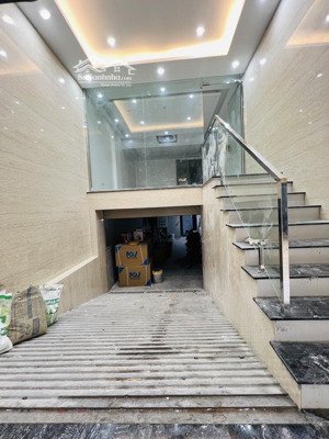 bán nhà nguyễn bá khoản, 9 tầng thang máy, sát phố, ô tô vào nhà, kinh doanh