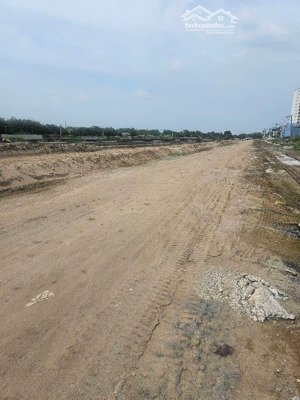 bán đất mặt tiền-kênh tham lương bình tân ( hiếm có khu vực)