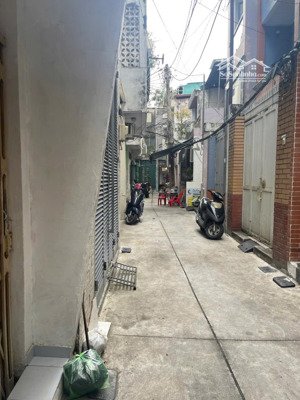 nhà mới đẹp !nhà ở hai bà trưng.tân định.q1 (4x17)-4 tầng,khu văn minh.chỉ 18 tỷ tl, vũ)