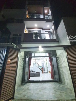 nhà trệt 3 lầu, gần chợ xuân hiệp, trường tiểu học .. dt: 4.01*17.2=71.1m² (nở hậu 4.25), dtsd: 250