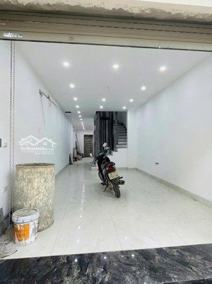 cho thuê nhà hoàn thiện đẹp có thang máy