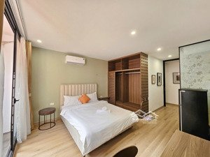 bán toà chdv xã đàn ngõ thông kd sát phố gần đh y hn 94m2*7t thang máy 18 phòng kk, pccc