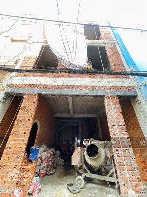 dòng tiền 100tr/tháng, 6x19m, 11 phòng chdv, 4 tầng thang máy sát mặt tiền đường