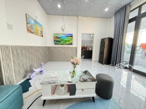 bán nhà giá 2tỷ450, cô chú ace sở hữu căn nhà gần biển hòn chồng nha trang, dt 60.7m2 ngang 8,5m