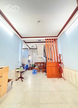 sát khu phố ẩm thực phan xích long, 4 tầng, 70m2, ngang 5,2m, 6 chdv thu nhập 30tr, nhỉnh 8 tỷ.