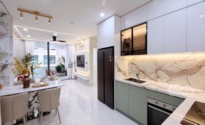 bán gấp căn hộ mới dt 70.56m2 view biển, nội thất cực đẹp, 2pn 2wc chỉ 3.88 tỷ