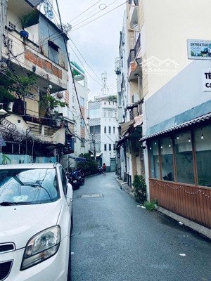 tết sum vầy - sát mặt tiền phú nhuận 35 m2 -2 tầng chỉ 4.5 t sát quận 1 ngang 4 m đẹp hẻm thông c