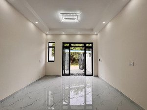 bán nhà mới xây 88m2 nội thất đầy đủ gần kcn giang điền giá 1,450 tỷ