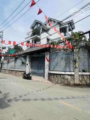 chính chủ gửi bán căn nhà biệt thự phường bình trưng tp hcm.