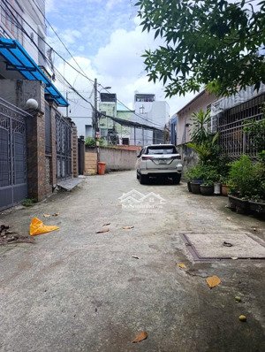 giá 8tỷ9 nhà c4 - 134m2 - 4pn - 2wc - lã xuân oai - khu dân cư hiện hữu - 5p ra metro - hẻm xe tải