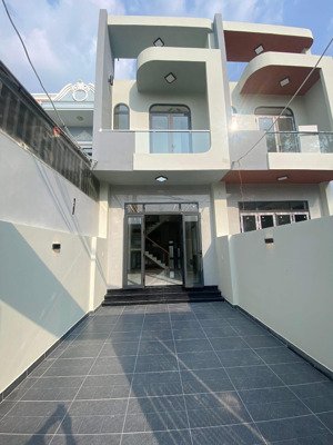 nhà riêng tại hiệp an, thủ dầu một, bình dương giá siêu hot 2,98 tỷ, 107m2 có 2 căn liền kề ib gấp