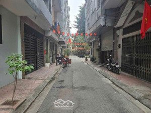 phố hồng hà- ba đình -tòa nhà dòng tiền đỉnh cao -48m -7 tầng thang máy - mặt tiền 4,5m -ô tô tránh