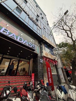 tòa nhà 9 tầng+1 hầm mặt phố xuân thủy, cầu giấy -400m mặt tiền14m dòng tiền 1.1 tỷ/tháng -kd đỉnh