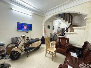 hiếm có! nhà định công 31m, giá 5.9 tỷ, nhà đẹp nguyên bản, ngõ nông, gần phố, 3pn, ở ngay