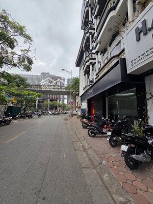bán khách sạn mặt phố-trần quốc vượng-cầu giấy-vị trí đẹp-lô góc-3 thoáng-vỉa hè 2 bên-34 phòng