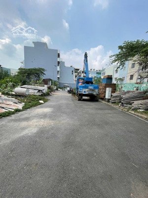 bán lô đất đường bùi văn ba . giá :8.7tỷ .sổ hồng