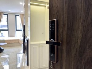 chung cư mini cao cấp - thang máy hầm xe - có dọn phòng - nhận ngắn hạn & dài hạn giữ phòng qua tết