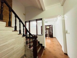 tt đống đa - 57m2 chỉ 14,x tỷ - ngõ thông - 30m ra ô tô - 3 gác đỗ cửa ô chờ thang máy - láng hạ