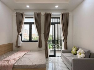 studio bancon full nt - gần kdc nam long, lý phục man, cresent mall, cầu tân thuận 2 qua quận 4