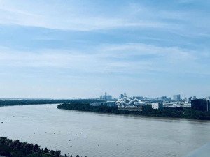 chuyển nhà bán căn hộ 2pn view sông đông nam cực mát tầng thoáng cao view toàn cảnh mũi đèn đỏ