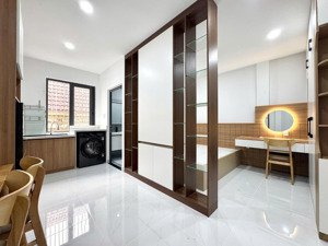 căn hộ 1pn đón nắng cực xinh full nt, thang máy & ô tô tận nơi, gần nhà hát hòa bình q10, lh tư vấn