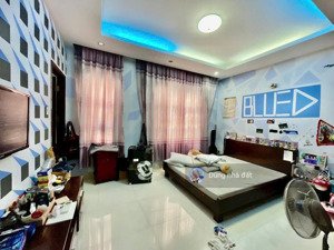 khan hiếm-bán nhà đặng thuỳ trâm ngay cổng đh văn lang công viên trước nhà siêu vị trí ở+kinh doanh