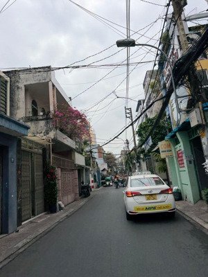 bán nhà cũ tiện xây mới đường xe hơi sát mặt tiền nguyễn trọng tuyển 78m2_2 tầng_13,3 tỉ ( tl )