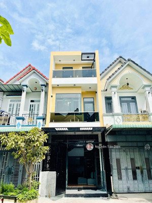 nhà lầu trệt 3 phòng ngủ kdc phú hồng thịnh 8 chỉ 4 tỷ 1 thương lượng