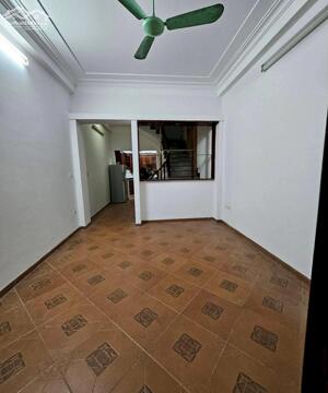 Bán nhà phố Vũ Ngọc Phan, Đống Đa, ngõ thông, ô chờ thang máy, cực gần ô tô