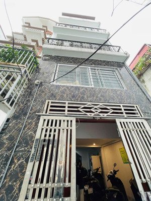 ccmini căn hộ dịch vụ cầu giấy-doanh thu 700 tr/ năm -dt 65m x 5 tầng -nhỉnh 13 tỷ