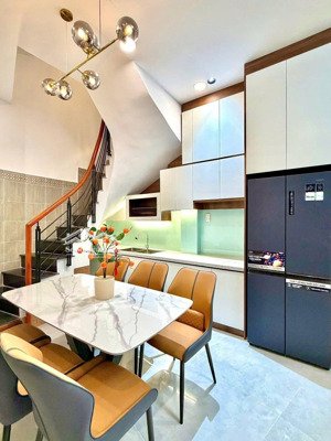 Nhà Bè Cách Q7 5p - 3pn 47m2 Chỉ 3tỷ450 - Sát Hxh, 2 Tầng, Shr Hoàn Công Ngân Hàng Cho Vay Cao Kqh