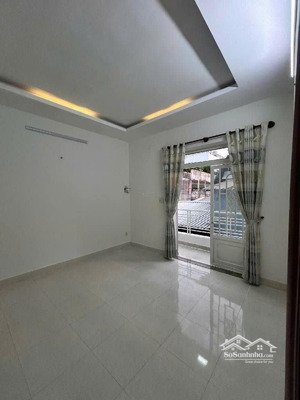 bán nhà sát tên lửa 7,5 x 8m 2 tầng nhỉnh 4 tỷ