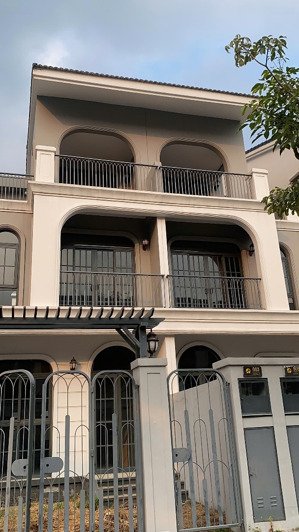 duy nhất 1 căn nhà phố 3 tầng - giá cực rẻ liền kề cao tốc - liên hệ 