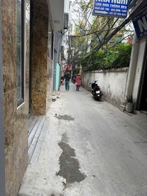 bán nhà dòng tiền tuyệt đối-toà ccmn mới koong xây từ móng-doanh thu 120tr/tháng-vị trí tuyệt vời