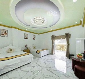 bán khách sạn 4 tầng, 11 phòng kinh doanh, trung tâm đà lạt gần chợ đêm đà lạt. dt: 87,5m2 - 8,9 tỉ