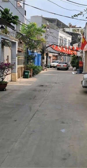 bán nhà cấp 4 hẻm 8m, đường huỳnh tấn phát, diện tích 85m2,chiều rộng 4,2m -chỉ 10,5 tỷ,