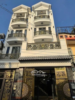 bán nhà 4x16m, 4 tấm, 5 phòng ngủ, đường trước nhà 8m, 3 xe hơi né nhau